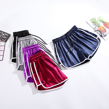 Glamoureuze glans short